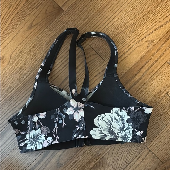 Victorias Secret Sport 32B front zip knockout sports bra - Picture 2 of 5